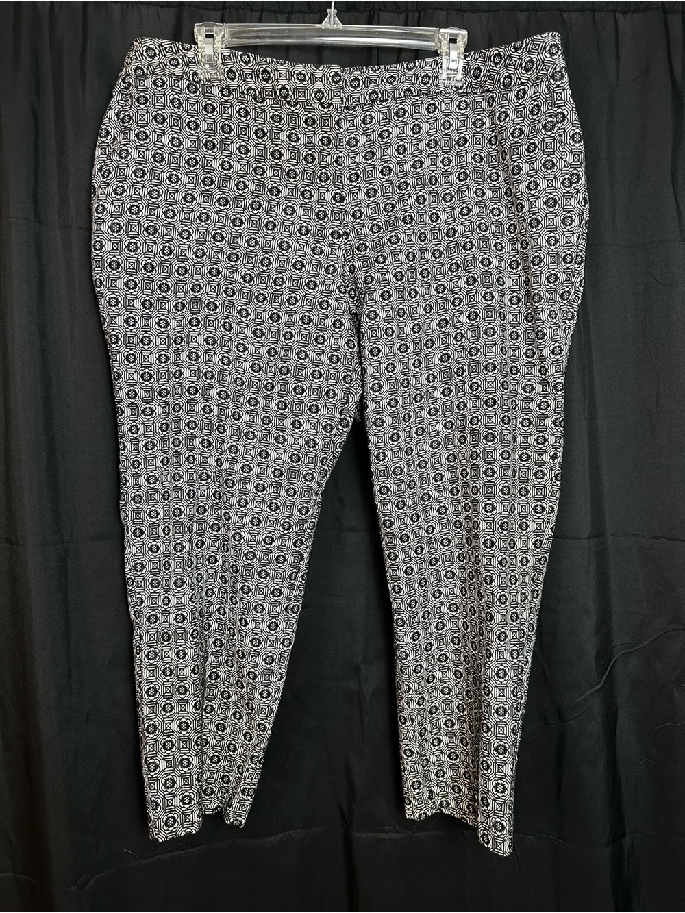 Talbots Black & White Geometric Floral Tile Ankle Pants, 18WP